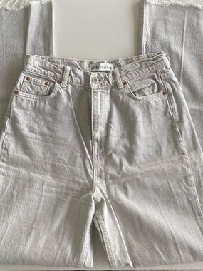 Zara Light Grey High-Rise Straight Jeans